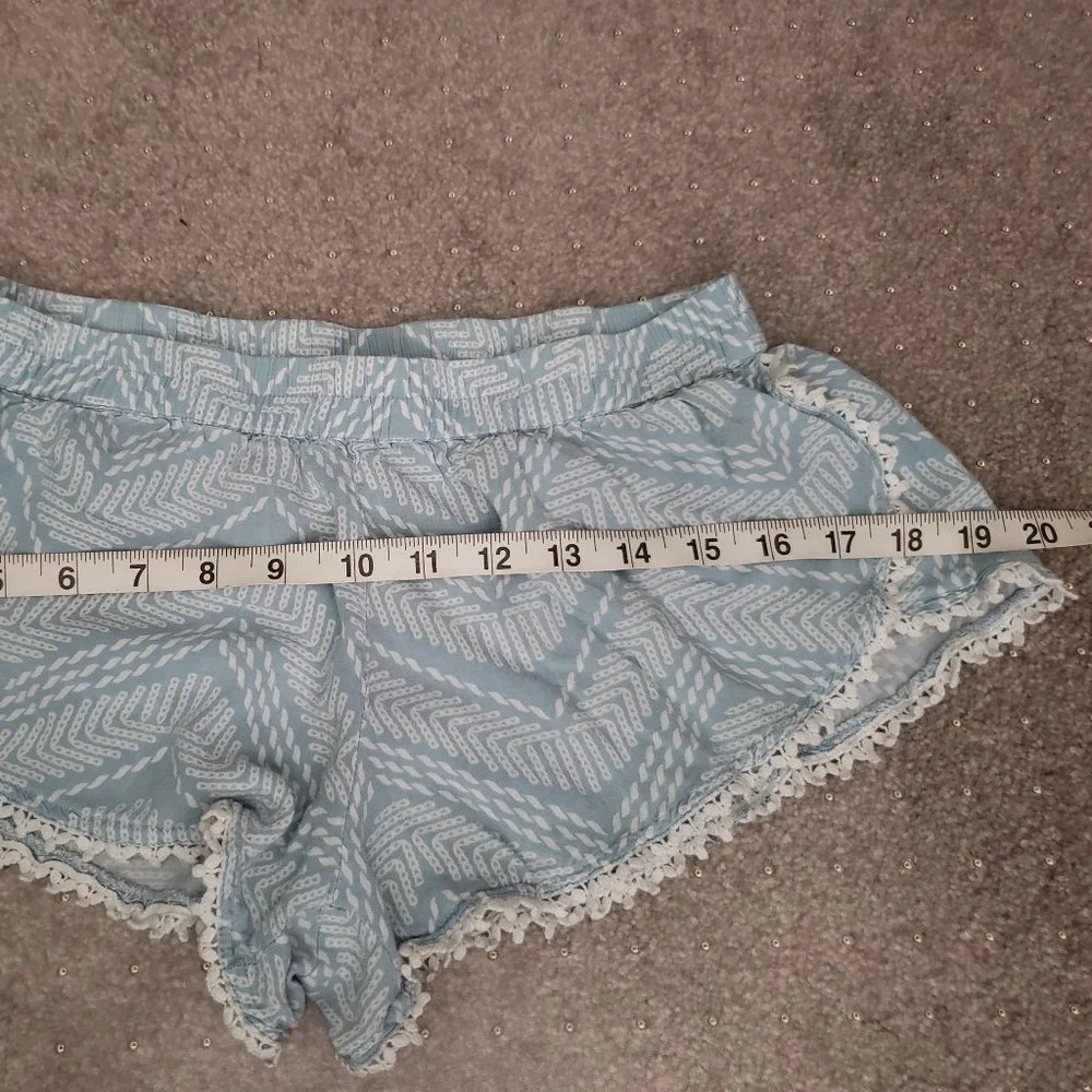 Cute Derek Heart Blue and White shorts - Picture 4 of 10